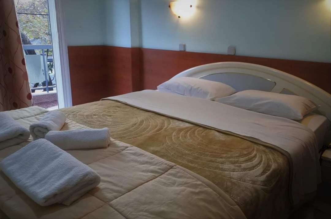 Hotel Elena เอเดสซา ภายนอก รูปภาพ